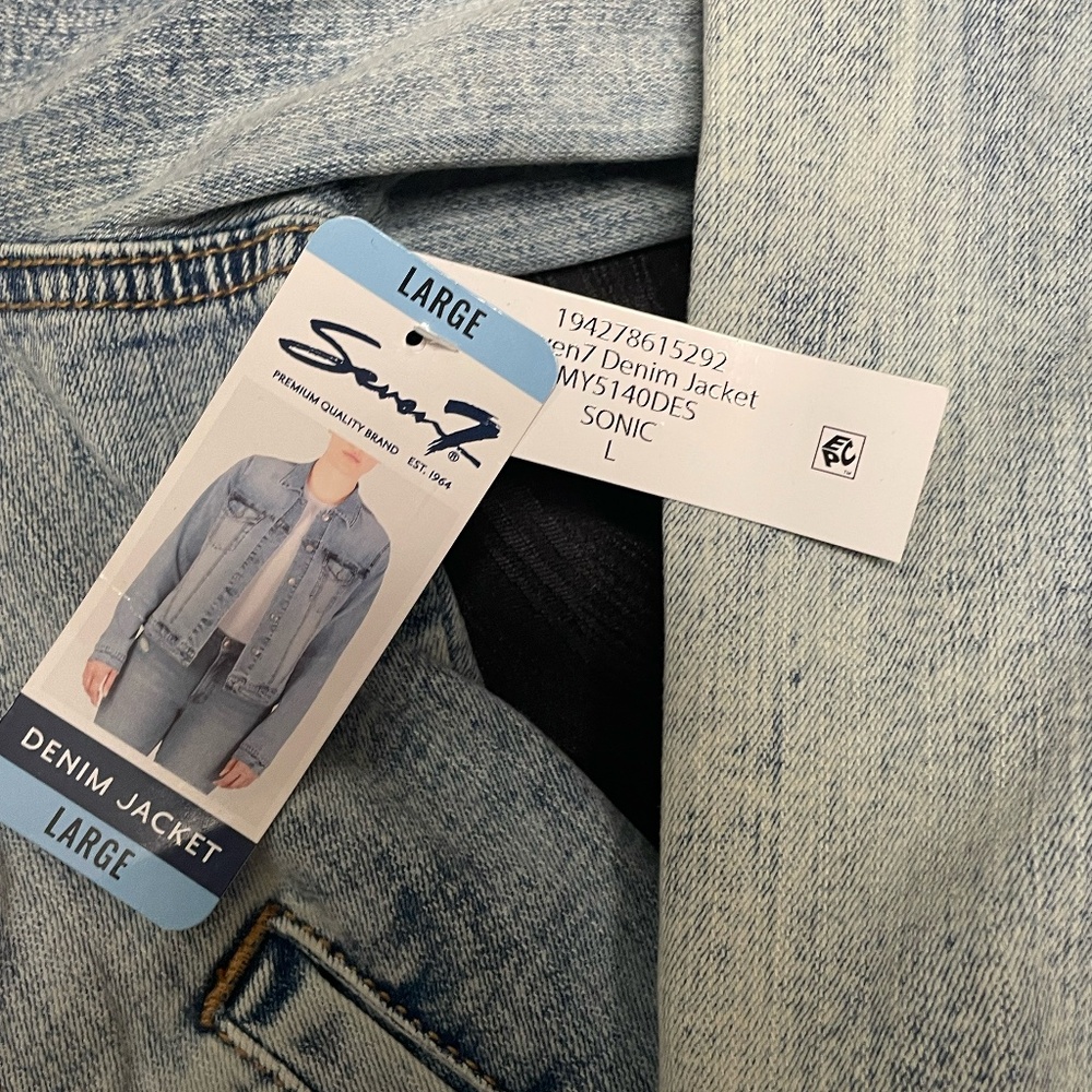 Women's Seven7 Denim Jacket Size Large NWT - Picture 3 of 8